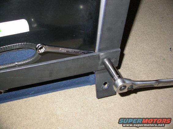 dscn0009.jpg Install the bolts to the bracket. using two 13mm and 11mm.