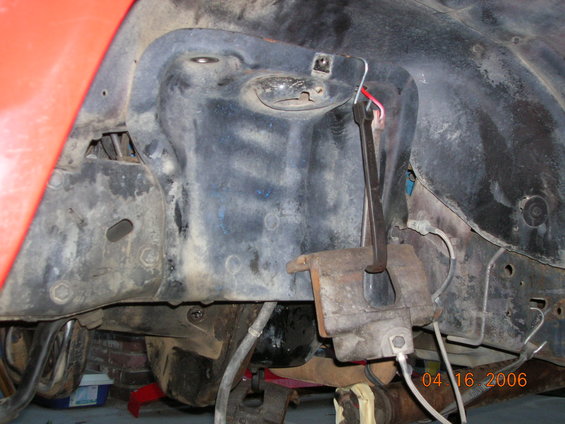 dscn1061.jpg lt ttb removed...just need to grind rivets off of spring bucket.