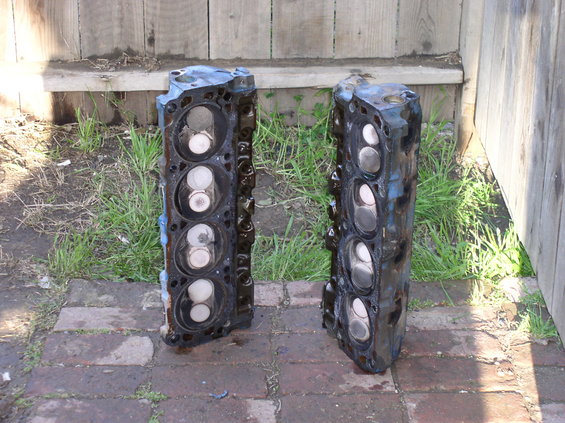 p1010004.jpg Cracked head by valve sitting. Not sure which head because I found out after the pic was taken.