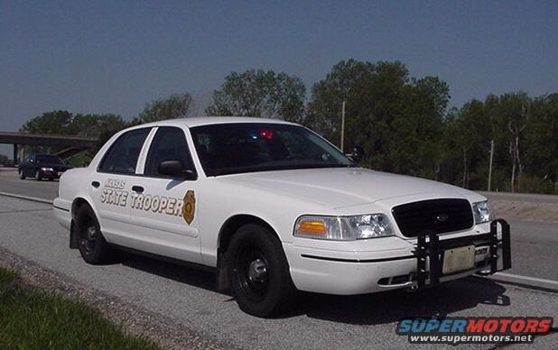 kansas-hp-crown-vic-shoulder.jpg Pics of various, in-service KHP units. Pics courtesy of http://policecarsite.atspace.com.