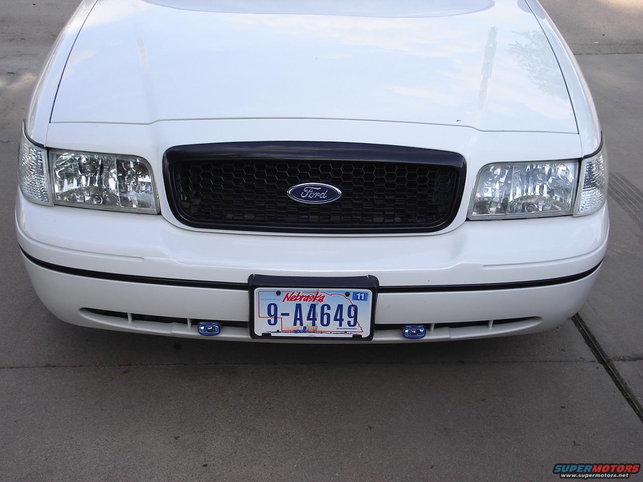 2000 Ford Crown Victoria photo