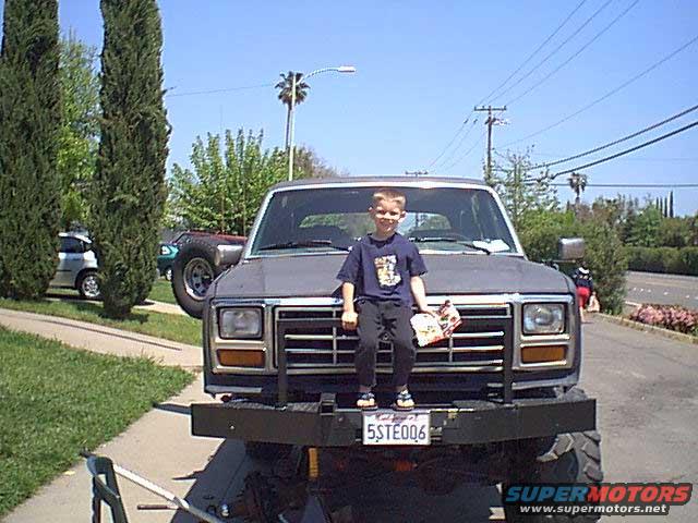 stinkyfront.jpg All Jobs need a supervisor. This was mine for this project.