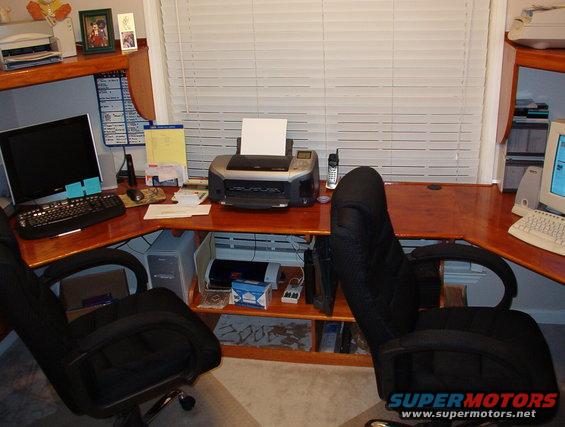 98middone.jpg I have the low drawer fronts finished, but I still have to build & hang the drawers.  I might also build some high drawers.