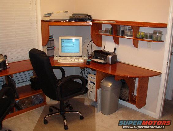 99minedone.jpg I'm pretty much moved in, but when I find a flat-panel monitor I like, I'll move the scanner down behind it & mount the monitor to an arm off the back of the R corner brace below the VCR.