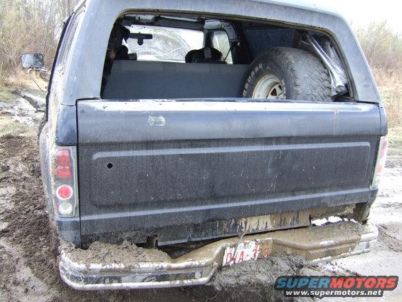New tailgate now painted. Had nothing on back to hook up to, had to wrap the strap around the bumper. Thanks to the dodge diesel that was watching me I was out in less than five minutes