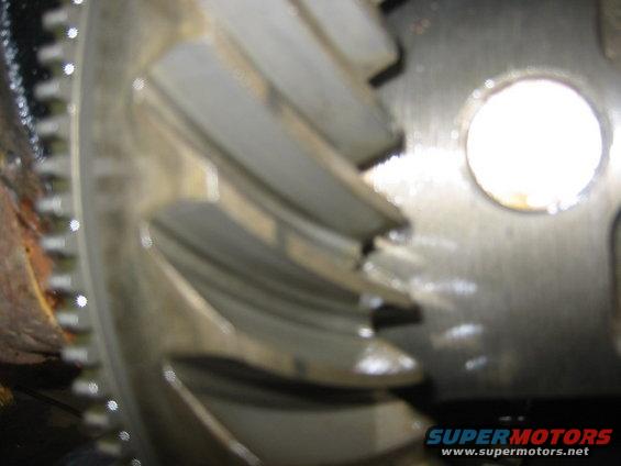 ring-gear-teeth.jpg to my surprise the ring gear looks fine. 