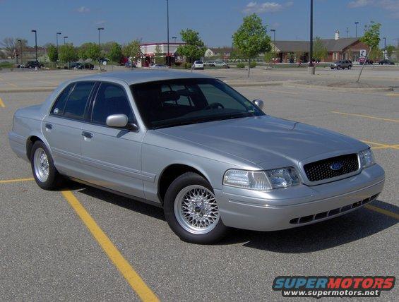 Silver 2002 Ford Crown Victoria 3q front view