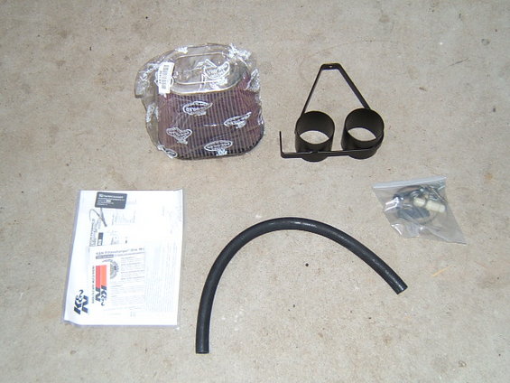 truck-007.jpg All the parts that came with the pack.