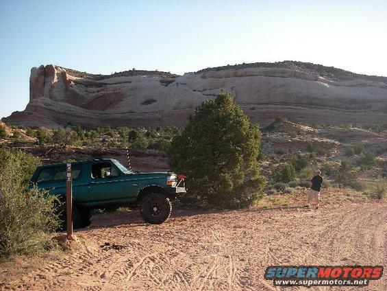 moab2006kokopellitrail46.jpg Watering the rocks on the Kokopelli Trail.