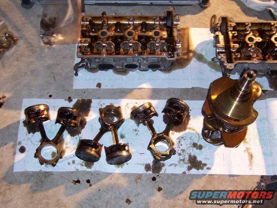 100_0718.jpg All the good stuff inside the old motor