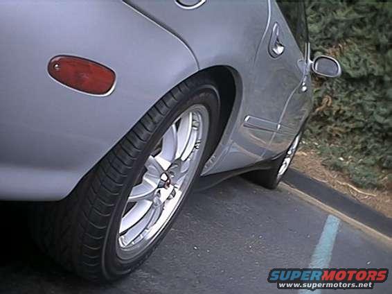 my_taurus_8.jpg Pic down the passenger side. 3/20/02