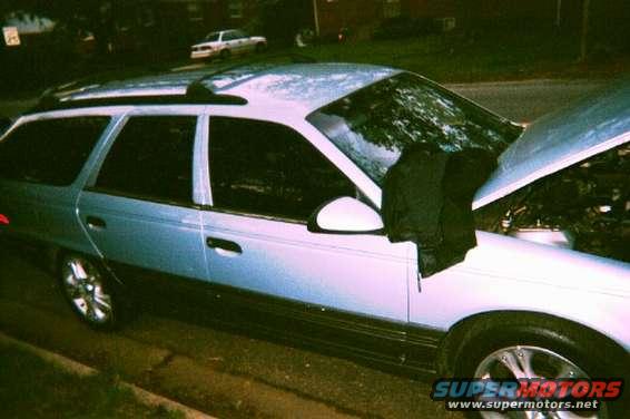 my_pictures0010.jpg babyblue getting her maintenance check up (realy was fixing the headlights. light bulb burnt the connector.)