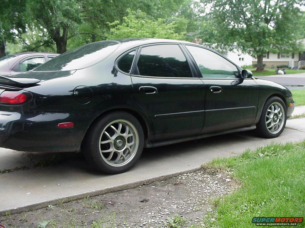 1999 Ford Taurus