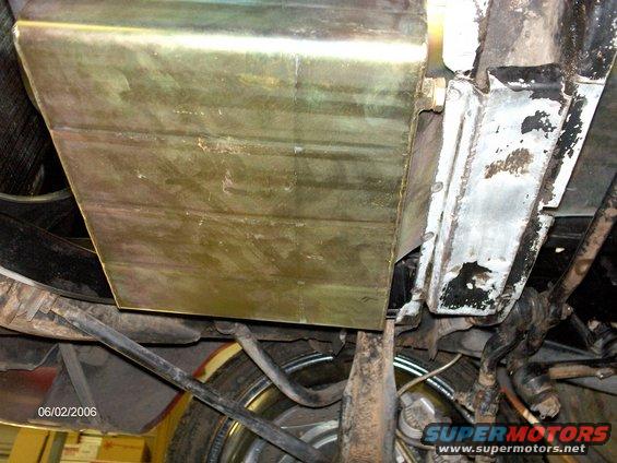 caltracs484-004.jpg Here's a better look at how close the Canton T shape oil pan is to the crossmember.