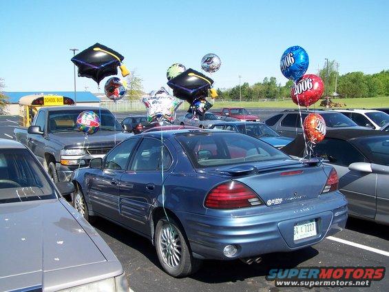 jeff-and-magnet-001.jpg Sarahs car, last day of school