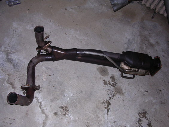 Exhaust pipe assembly with catalytic converter, showing two inlet pipes and one outlet pipe