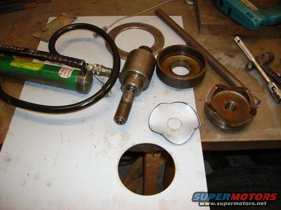 mmtank006.jpg Fuel tank lid - big hole! (4")