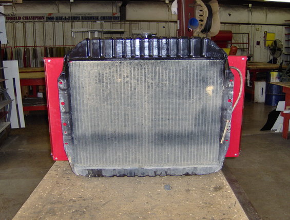 hpim0399.jpg rear view shows how much wider shroud is 