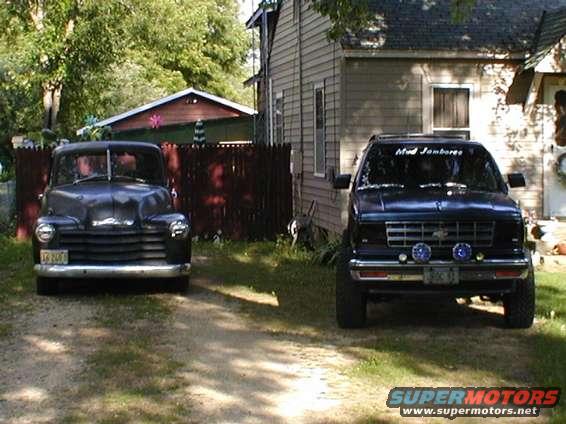 My taurus next to a reg size ford F150