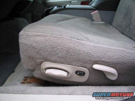 img_2592.jpg Just a few "before" pics of the interior....