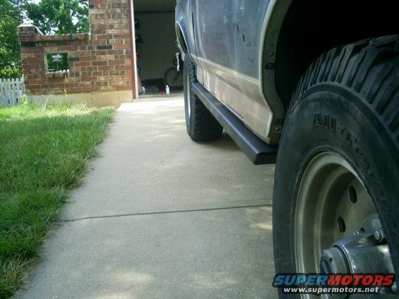 1994 Ford Bronco side view showing running board and tire