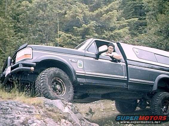pict0083.jpg Truck on rock on the way down to Starvation Lake near Squamish, BC.