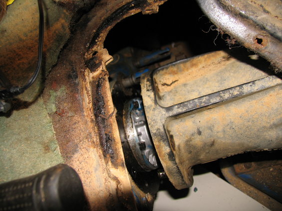 Transfer case and driveshaft connection with heavy rust and grease