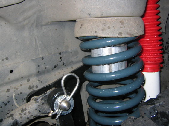 just-washed-(3).jpg Swaybar disconnects and new coils...