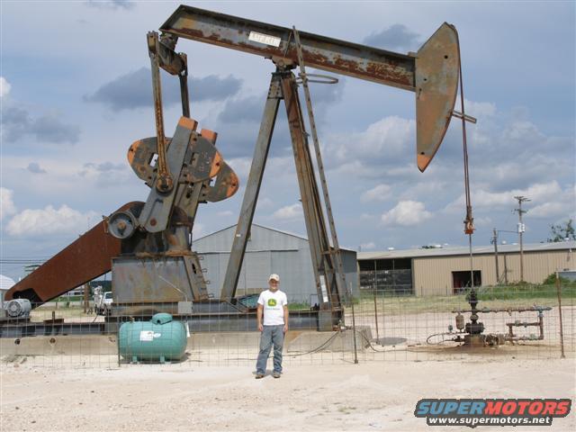 p7230222-(small).jpg oil rig