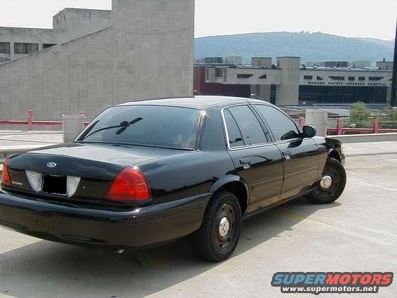 _03p71d.jpg Rob's '03 P71.  Man it looks sharp!