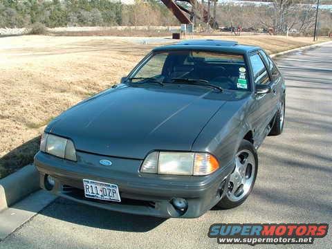 Dark gray 1989 Ford Mustang front 3/4 view
