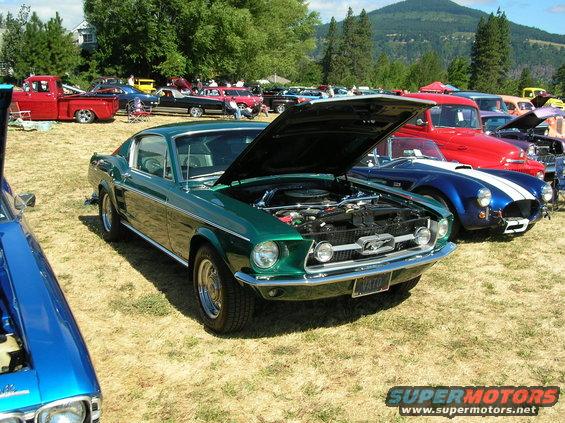dscn0674.jpg At Hood River Ring Kings show 7/29/06 with a Cobra replia beside me.