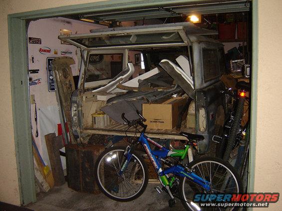 71broncogarage2.jpg 