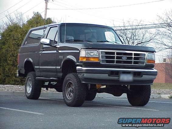 bronc2.jpg 6" of lift, with 31's on stock wheels.  Immediately after the lift I ripped of those crappy Westin Nurf Bars. Only 6 months old and rusted like crazy!