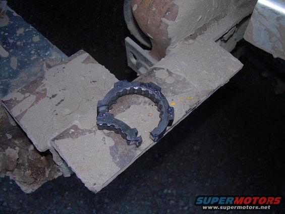 dscn0323.jpg Broken hub