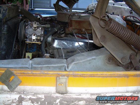 dscn0325.jpg Creased inner fender from hitting tree