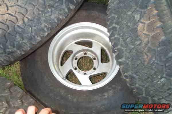 p1003184_1.jpg Spare tire and rim..