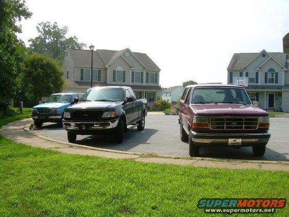 dscn0302.jpg So I drove down to see him and the trucks again.  Thats his 96 explorer too.