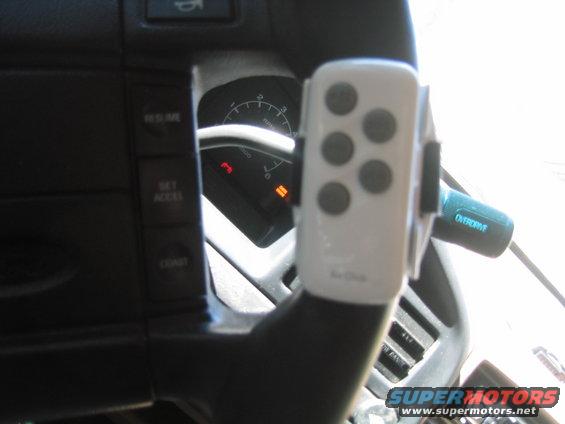 ipod-remote.jpg remote mounted on the steering wheel