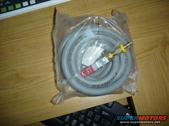 bronco-012.jpg Oil return kit from Kilby. When the compressor runs they sometimes blow oil from the crank case into the system. The oil will collect in the bottom of the filter. This kit hooks up to the botom of the filter and the other end goes to the fill plug on the compressor. 