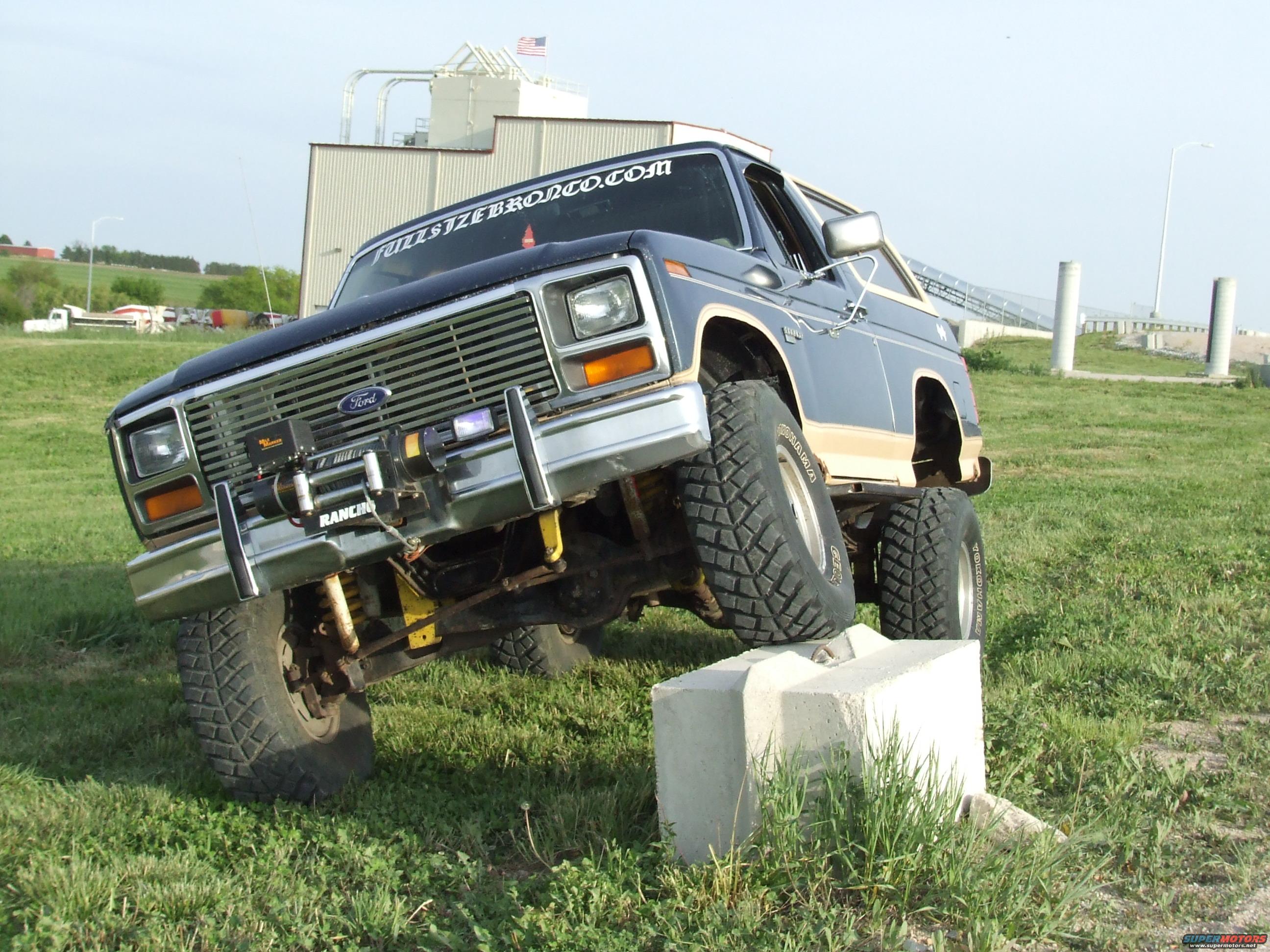 1986 Ford Bronco photo