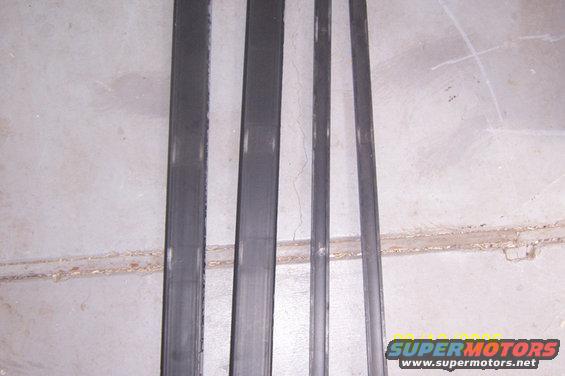 000_0415z.jpg See the white markings. this is where the roof racks were touching the roof of the Excursion