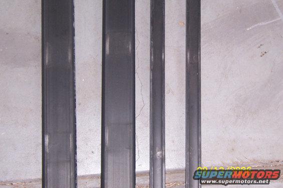 000_0416z.jpg This is why alot of Excursion owners remove their roof racks. And to let new Excursion owners about the racks rubbing the roof.