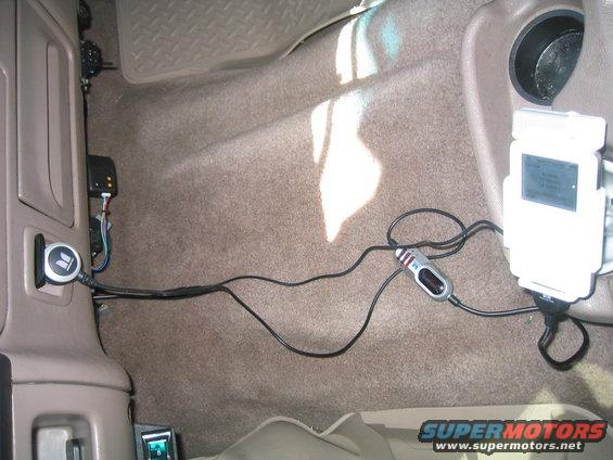 ipod-wires.jpg al the wires before...