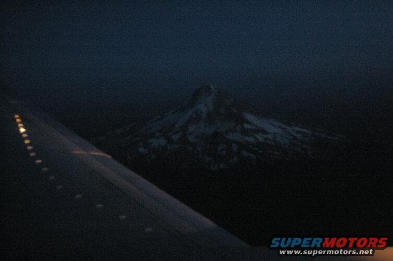 imgp1846.jpg Mt Hood from a plane