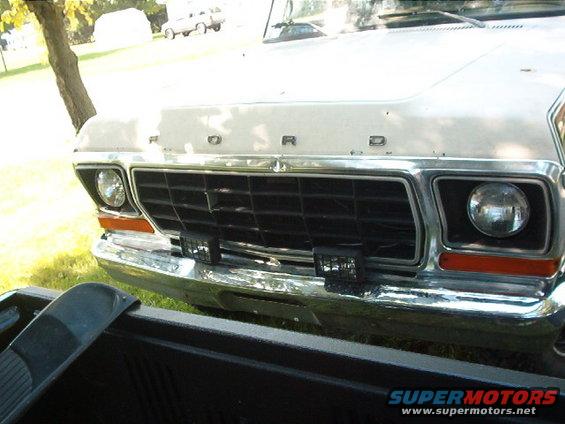 1978 Ford Bronco grille with chrome bumper and headlights