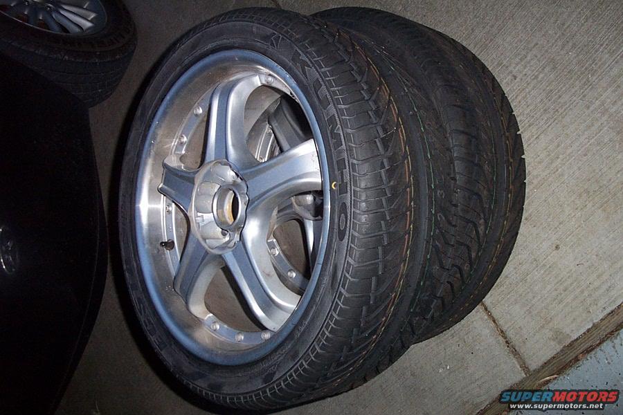 1995 Ford Taurus photo