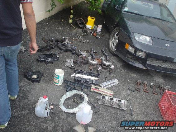 dsc01866.jpg what a mess! The other mechanic left only this...