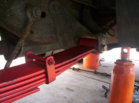 Front Leaf Spring received new hardware. 

5/8" Bolt w/washers & nut. 