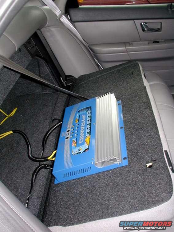 amp1.jpg Here is the Amp.  it's a 1000 Watt Pyramid Super Blue. (PB-4448X)  It's a four channel 2 Ohm I have bridge to two chanel 4 Ohm.